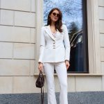 Сілуетний костюм молочний